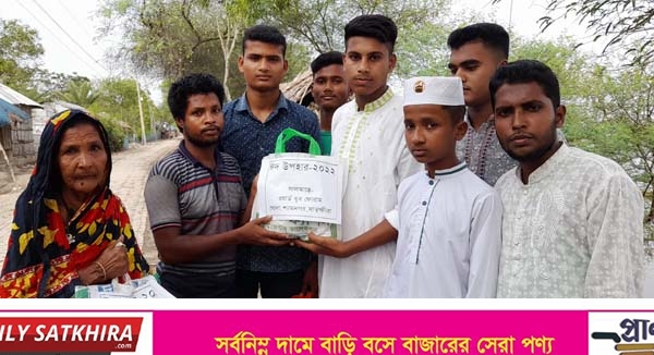 কাশিমাড়ীর ঘোলায় যুব ফোরামের  ঈদ উপহার বিতরন