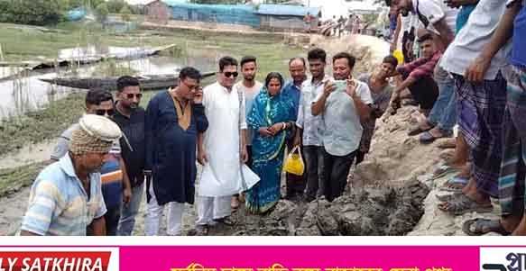 আশাশুনি সদর ও শ্রীউলা ইউনিয়নের ঝুকিপূর্ণ বেড়িবাঁধ সংস্কার উদ্বোধন