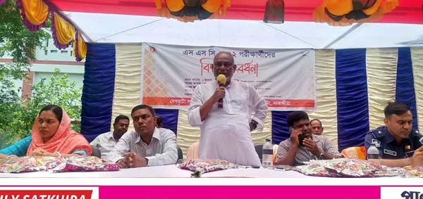 দেবহাটা সরকারি বি বি এম পি ইনস্টিটিউশনে এস এস সি পরীক্ষার্থীদের সংবর্ধনা