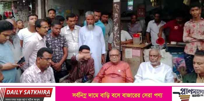 দেবহাটায় তৃণমূল নেতাকর্মীদের খোঁজ খবর নিতে এলাকায় এমপি রুহুল হক 