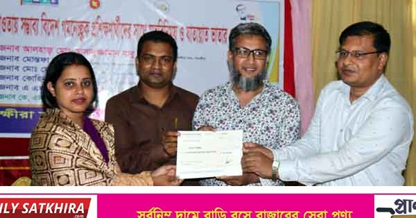 সাতক্ষীরা টিটিসিতে সম্ভাব্য বিদেশ গমনেচ্ছুক প্রশিক্ষনার্থীদের সাথে মতবিনিময় ও যাতায়াত ভাতার চেক হস্তান্তর