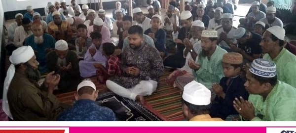 দেবহাটা উপজেলা  মসজিদে সাংবাদিক রেজাউলের পিতার দোয়া অনুষ্ঠান