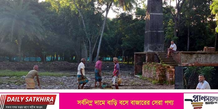 পুরাতন সাতক্ষীরায় অগ্রণী ব্যাংকের ডিগ্রিপ্রাপ্ত ও শরীকদের সম্পত্তি দখলের পায়তারা