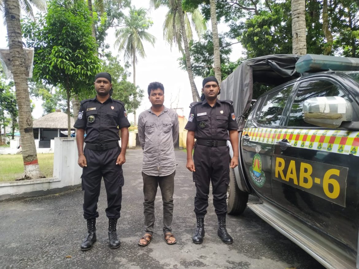 সাতক্ষীরায় শ্যুটারগানসহ যুবক আটক