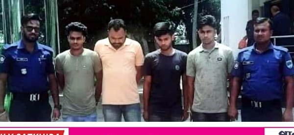 দেবহাটায় ফেন্সিডিল ও গাঁজাসহ আটক- ৪