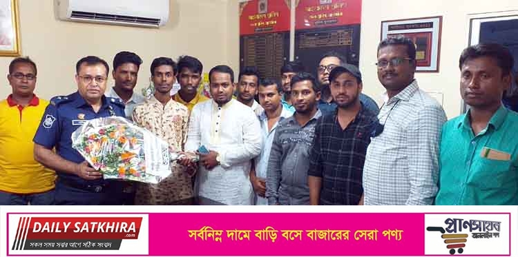 সাতক্ষীরার নবাগত পুলিশ সুপারকে সম্মিলিত সাংবাদিক এসোসিয়েশনের  শুভেচ্ছা