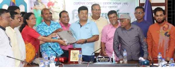 সাতক্ষীরার পুলিশ সুপারকে ঢাকা বিশ্ববিদ্যালয় অ্যালামনাই এর বিদায় সংবর্ধনা
