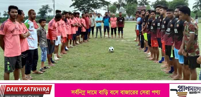 সাতক্ষীরায় অনির্বাণ ব্লাডব্যাংক এর উদ্যোগে প্রীতি ফুটবল ম্যাচ