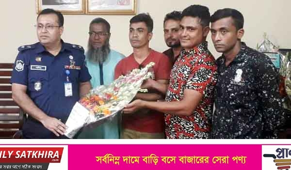 সাতক্ষীরার নবাগত পুলিশ সুপারকে পৌর শ্রমিকলীগের শুভেচ্ছা