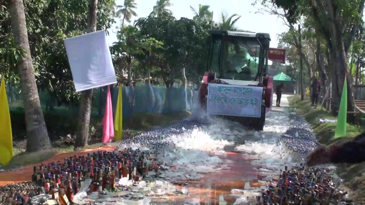 সাতক্ষীরার বিভিন্ন সীমান্ত জব্দ হওয়া বিপুল পরিমান মাদকদ্রব্য ধ্বংস