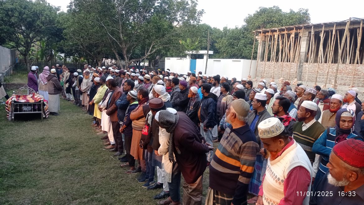 সাতক্ষীরা প্রেসক্লাবের সাবেক সভাপতি অধ্যক্ষ আবু আহমেদ এর মায়ের দাফন সম্পন্ন