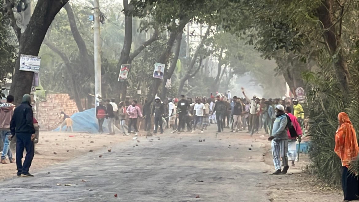 শ্যামনগরে বিএনপির দুই পক্ষের কর্মসূচি ঘিরে উত্তেজনা-সংঘর্ষ : ১৪৪ ধারা জারি