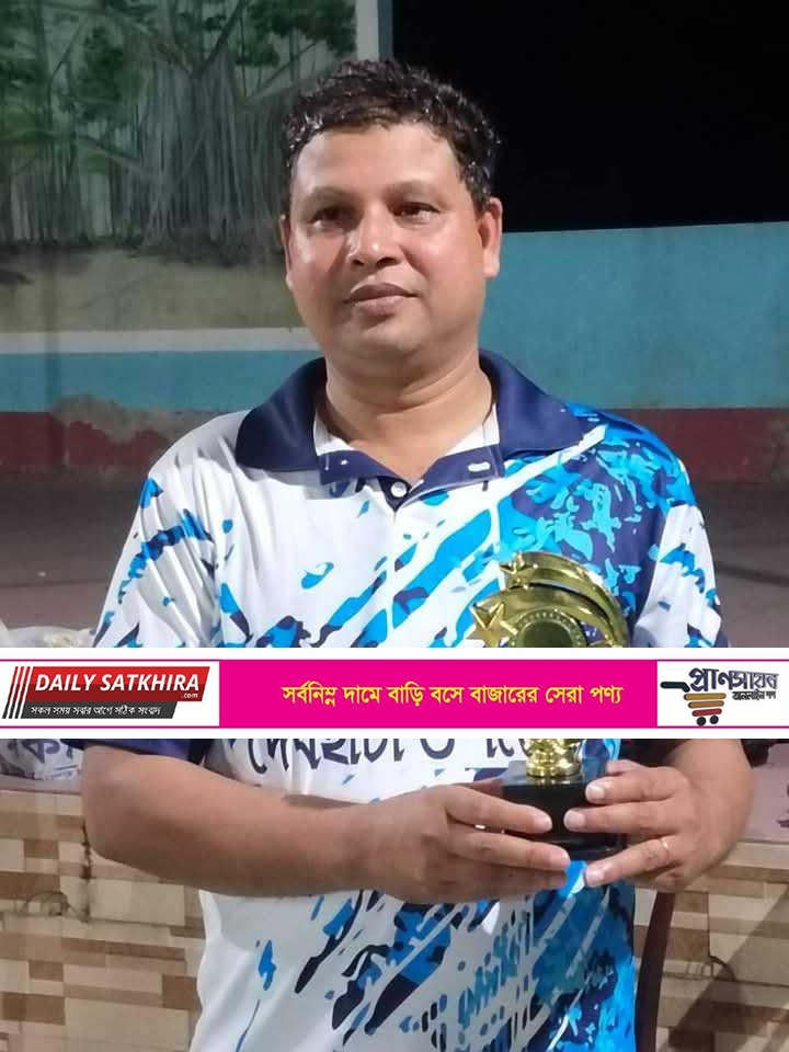 দেবহাটা অফিসার্স ক্লাবের ব্যাডমিন্টন টুর্নামেন্টে ওসি চ্যাম্পিয়ন