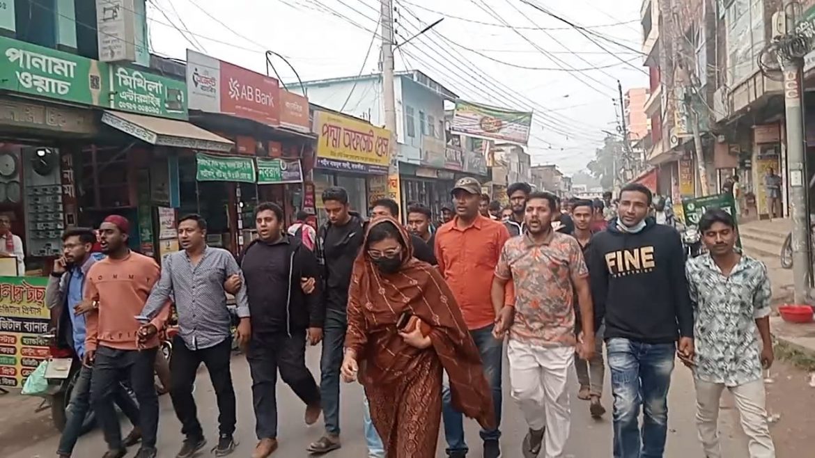 নিষিদ্ধ ছাত্রলীগের বিরুদ্ধে সাতক্ষীরা জেলা ছাত্রদলের বিক্ষোভ