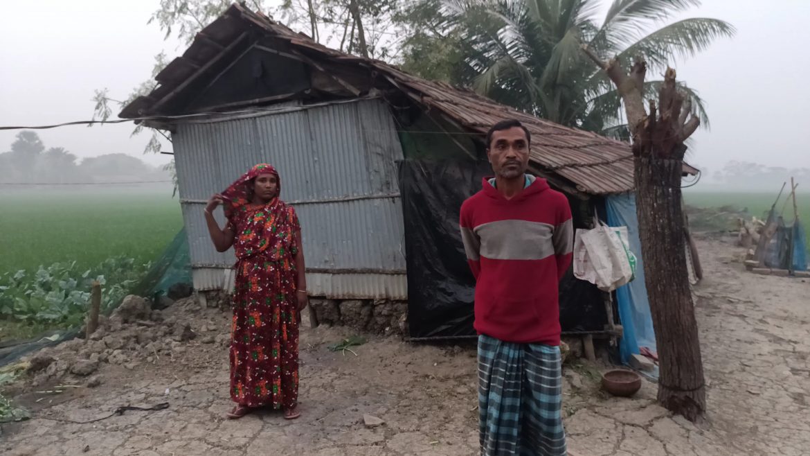 দেবহাটায় জমি সংক্রান্ত বিরোধে প্রতিবন্ধীকে মারপিট-লক্ষ টাকার গাছ কেটে নষ্ট