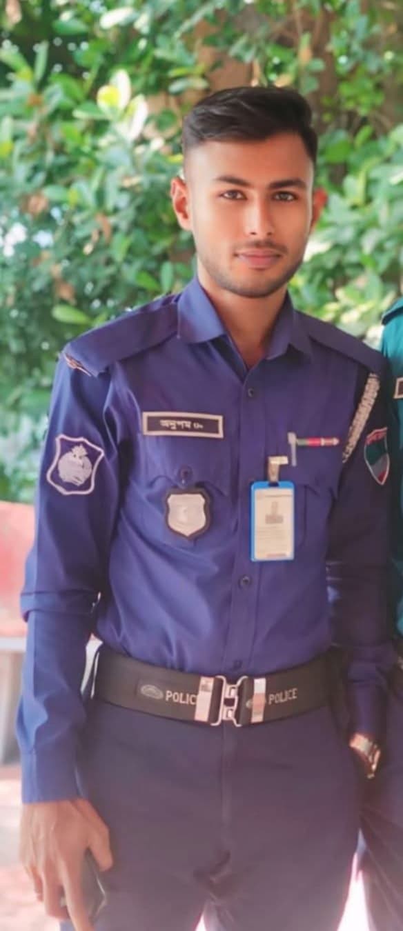 সাতক্ষীরায় গলায় গামছা পিছিয়ে পুলিশ সদস্যের আত্মহত্যা