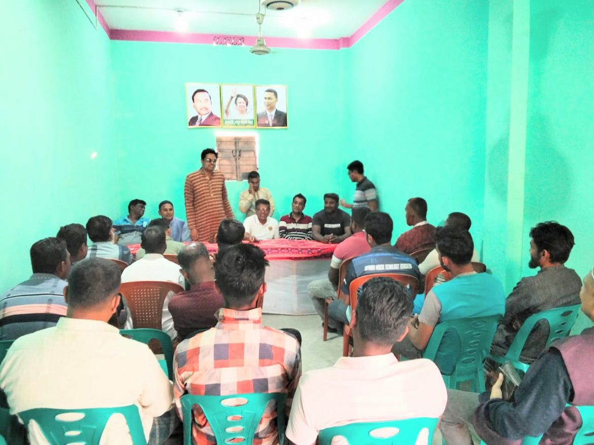 দেবহাটা উপজেলার কুলিয়া ইউনিয়ন তাঁতীদলের মতবিনিময়