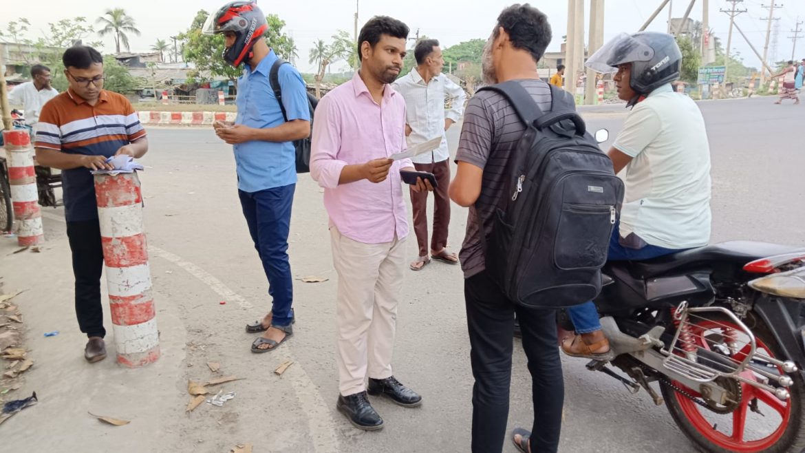 ঈদ পরবর্তী যাত্রা নির্বিঘ্নে করতে সাতক্ষীরায় মোটরযানের উপর মোবাইল কোর্ট