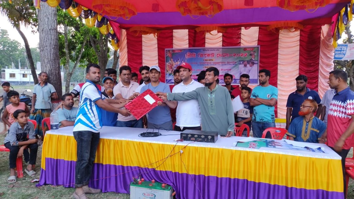 ঈদ পরবর্তী প্রীতি ক্রিকেট খেলায় সাবেক মেয়র গাজী আক্তারুলের দলের জয়