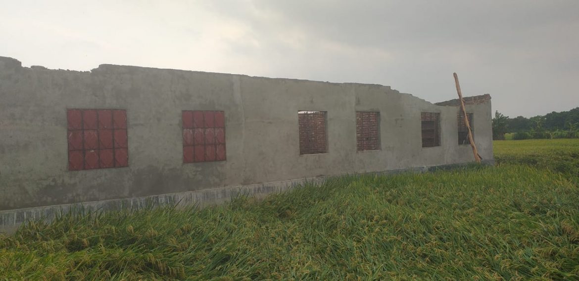 কাল বৈশাখী ঝড়ে লন্ডভÐ সাতক্ষীরা কমার্স কলেজ