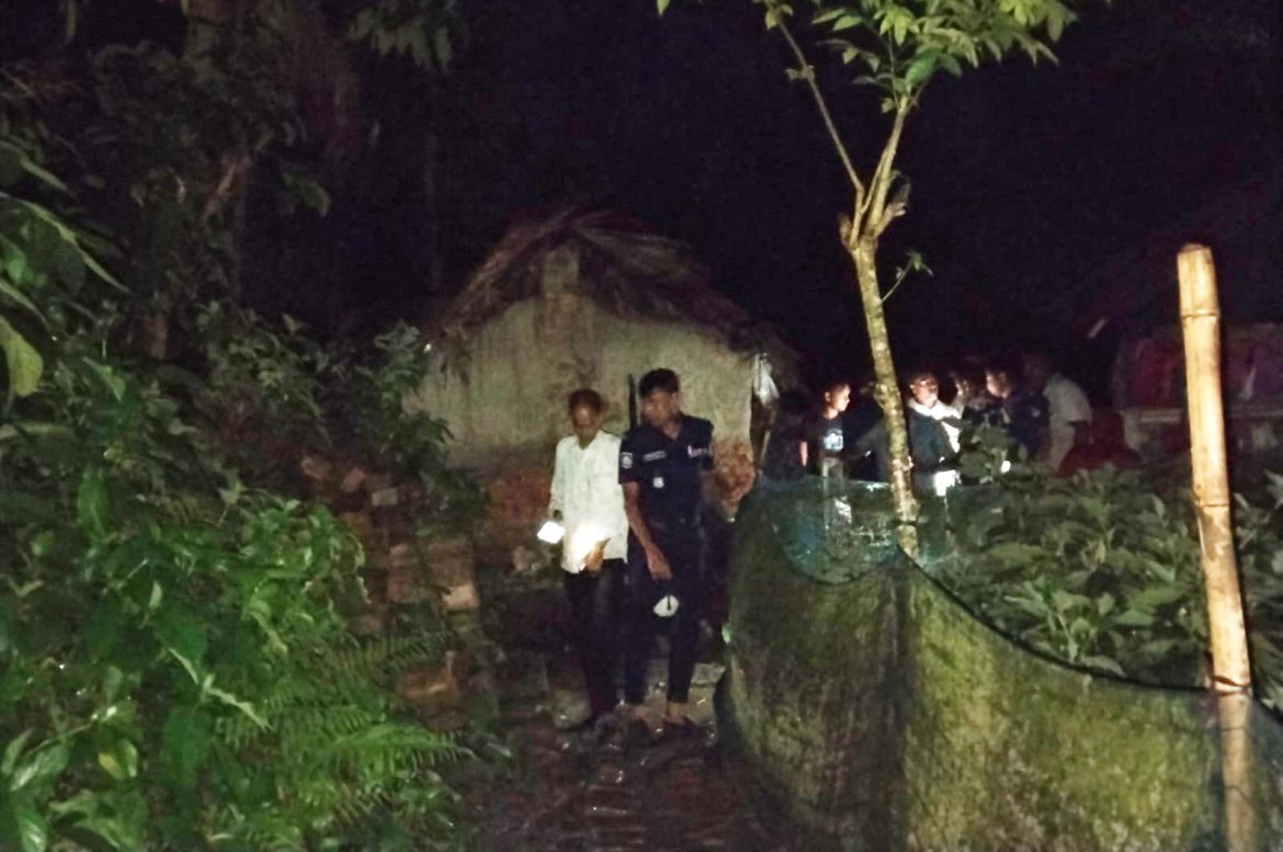 তালায় গরুতে ধান খাওয়ার প্রতিবাদ করায় বৃদ্ধ কে পিটিয়ে হত্যা- আহত ১!