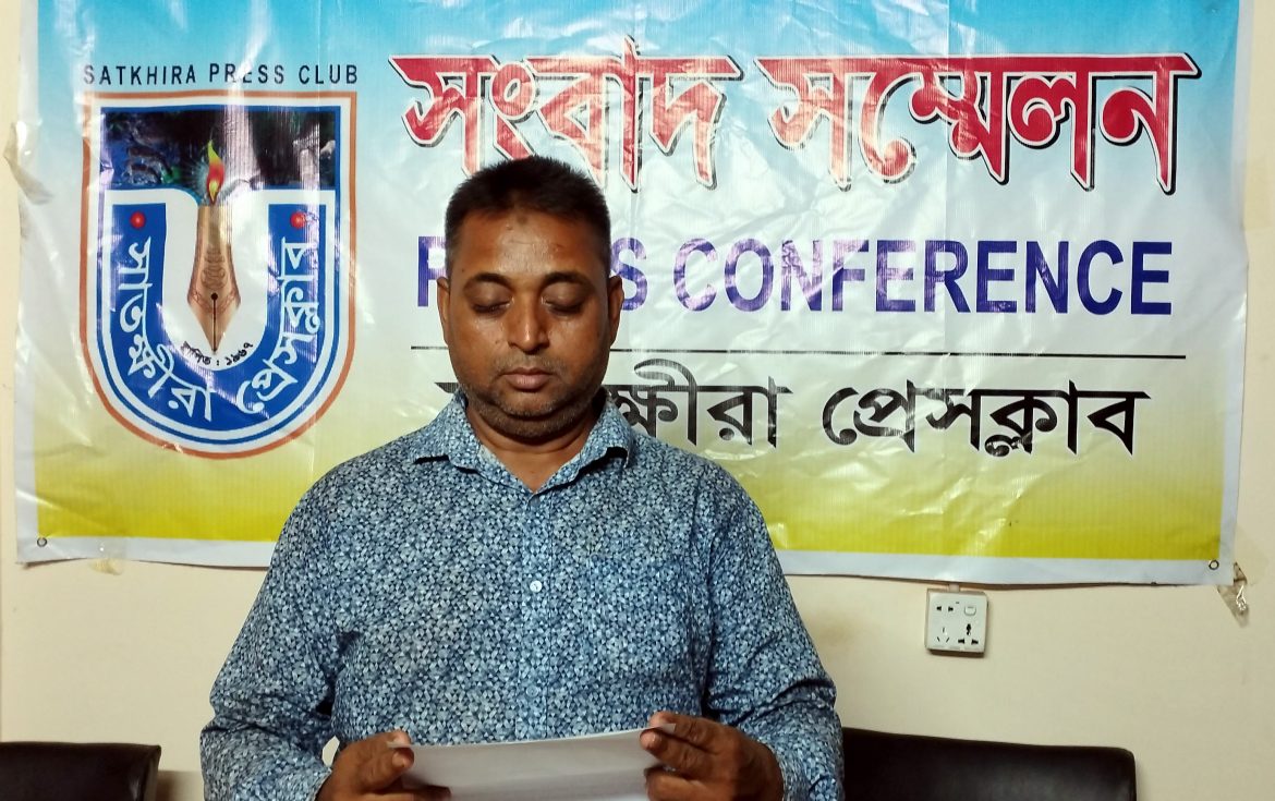 সাতক্ষীরায় পাওনা টাকা না দিয়ে উল্টো ট্রাক মালিককে হয়রানির অভিযোগ