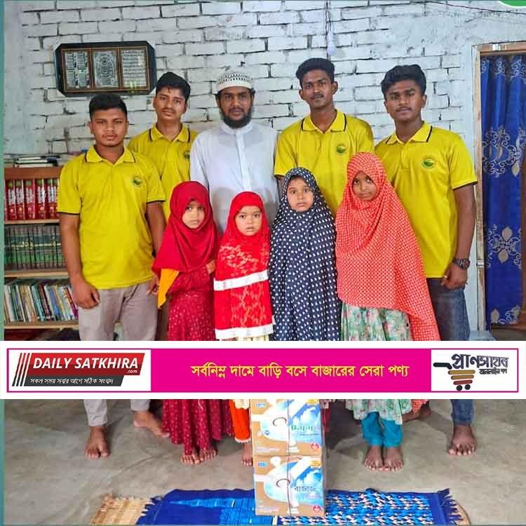 শ্যামনগরে ফ্রেন্ডলি ব্যাকআপ টিমের উদ্যোগে মাদ্রাসায় সিলিং ফ্যান বিতরণ