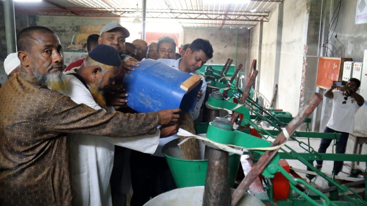 সাতক্ষীরায় ‘সুন্দরবন অয়েল মিল’-এর উদ্বোধন