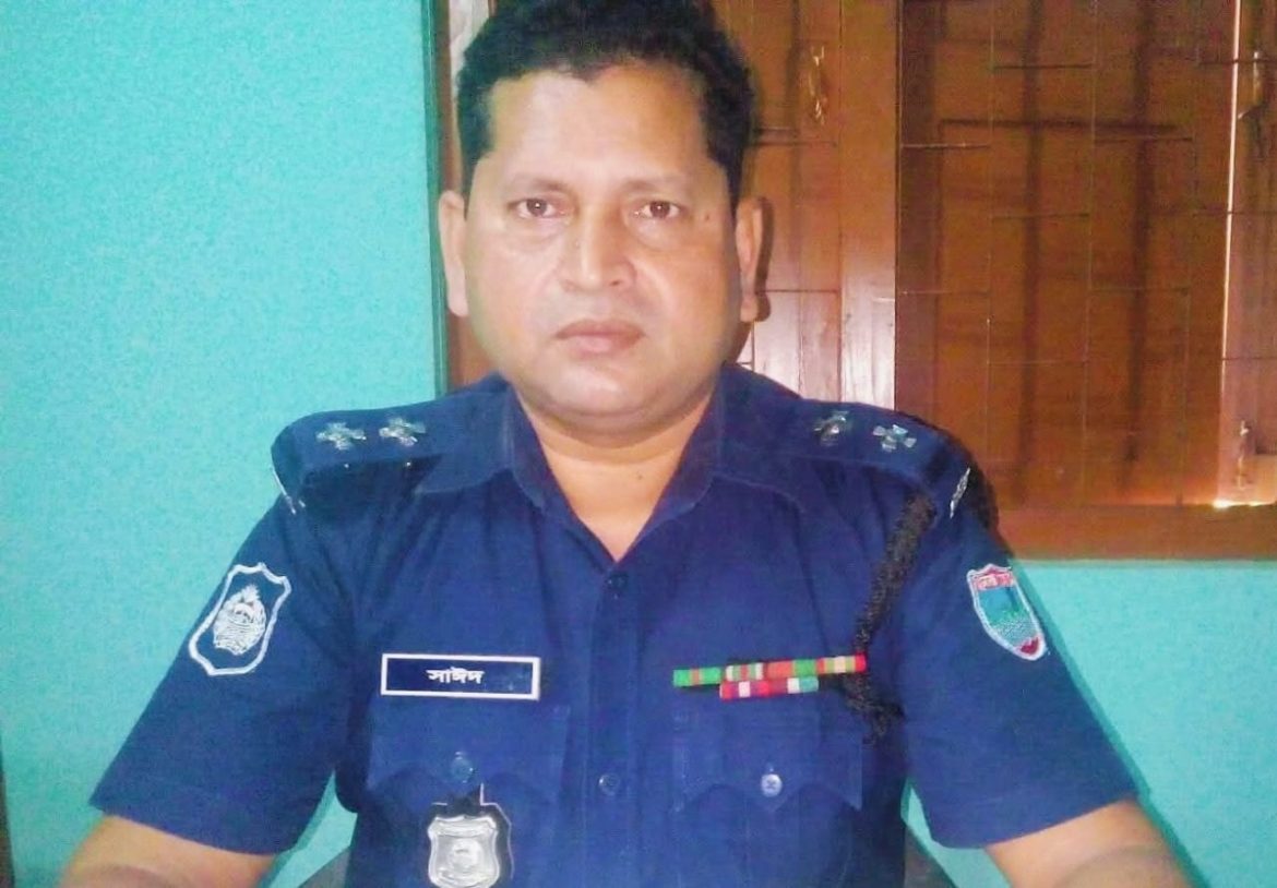 সাতক্ষীরায় দায়িত্বরত অবস্থায় স্ট্রোকে আক্রান্ত হয়ে পুলিশ কর্মকর্তার মৃত্যু