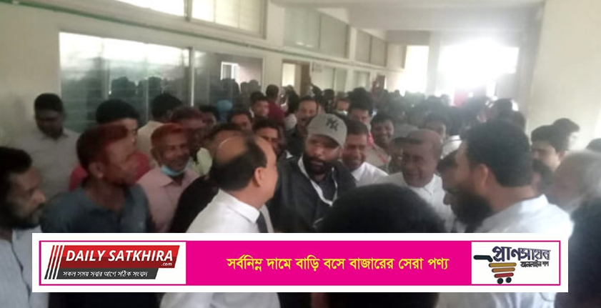 সাতক্ষীরায় সাংবাদিকদের বিরুদ্ধে মামলায় ৩৩ জনের জামিন