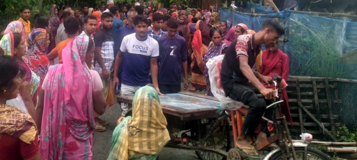 সাতক্ষীরায় নানার বাড়িতে বেড়াতে গিয়ে পানিতে ডুবে প্রাণ গেল শিশু খাদিজার