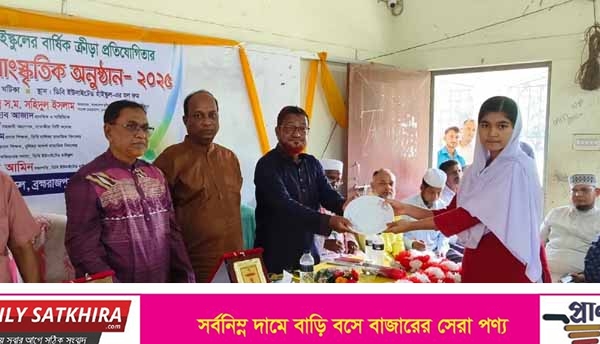 ডি.বি. ইউনাইটেড হাইস্কুলে ক্রীড়া প্রতিযোগিতা ও সাংস্কৃতিক অনুষ্ঠানের পুরস্কার বিতরণ