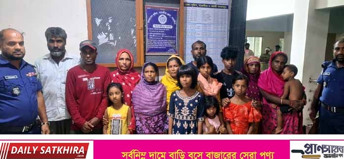 সাতক্ষীরায় ভারতে আটক ১৫ বাংলাদেশি নাগরিককে বিজিবির কাছে হস্তান্তর