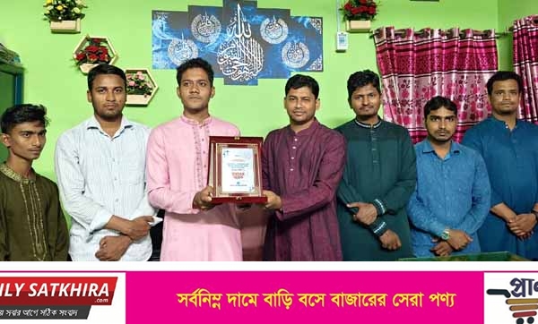 পরীক্ষামূলক যুদ্ধবিমান (মডেল) তৈরিতে অবদানের জন্য বোরহান উদ্দীন- কে ছাত্রশিবিরের সম্মাননা