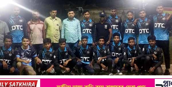 সাতক্ষীরা সদরের দত্তবাগ টাইগার ক্লাবের নাইট ক্রিকেট টুর্ণামেন্টের উদ্বোধন