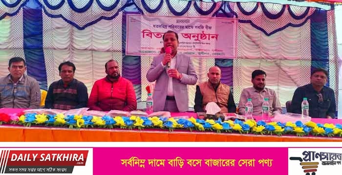 দেবহাটায় হতদরিদ্র পরিবারের মাঝে সবজি বীজ বিতরন