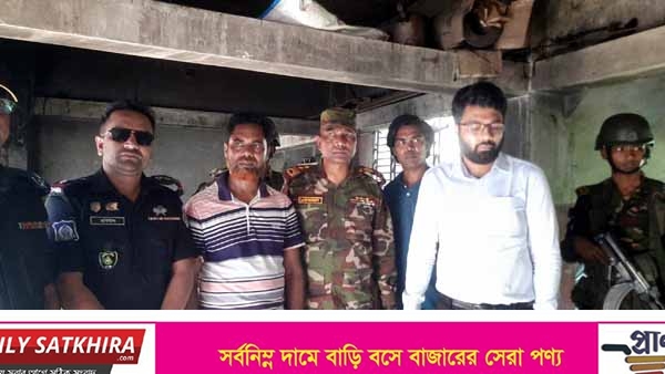 কালিগঞ্জে চেয়ারম্যান ফেরদৌস মোড়লের বাড়ি থেকে ১২শ লিটার ডিজেল উদ্ধার