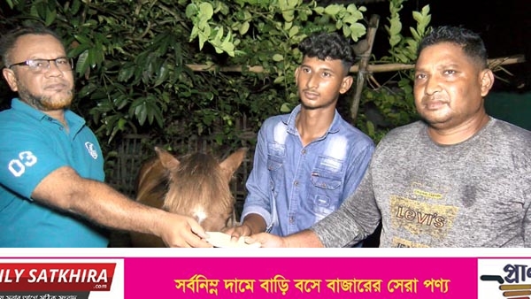 রাস্তা থেকে কুড়িয়ে পাওয়া অন্ধ ঘোড়ার সেবা করা সাতক্ষীরার সোহানের পাশে প্রধানমন্ত্রী