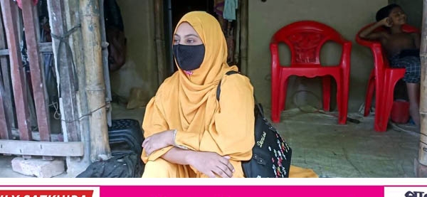 কলারোয়ায় বিয়ের প্রলোভনে ধর্ষণের অভিযোগ: বিয়ের দাবিতে তরুণীর অনশন