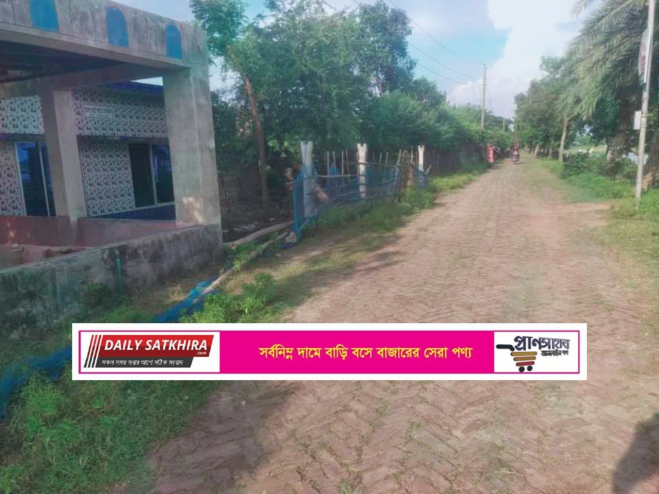 দেবহাটার খলিশাখালীর চরে সুপেয় পানির সংকট : ডিপ টিউবওয়েল স্থাপনের দাবি