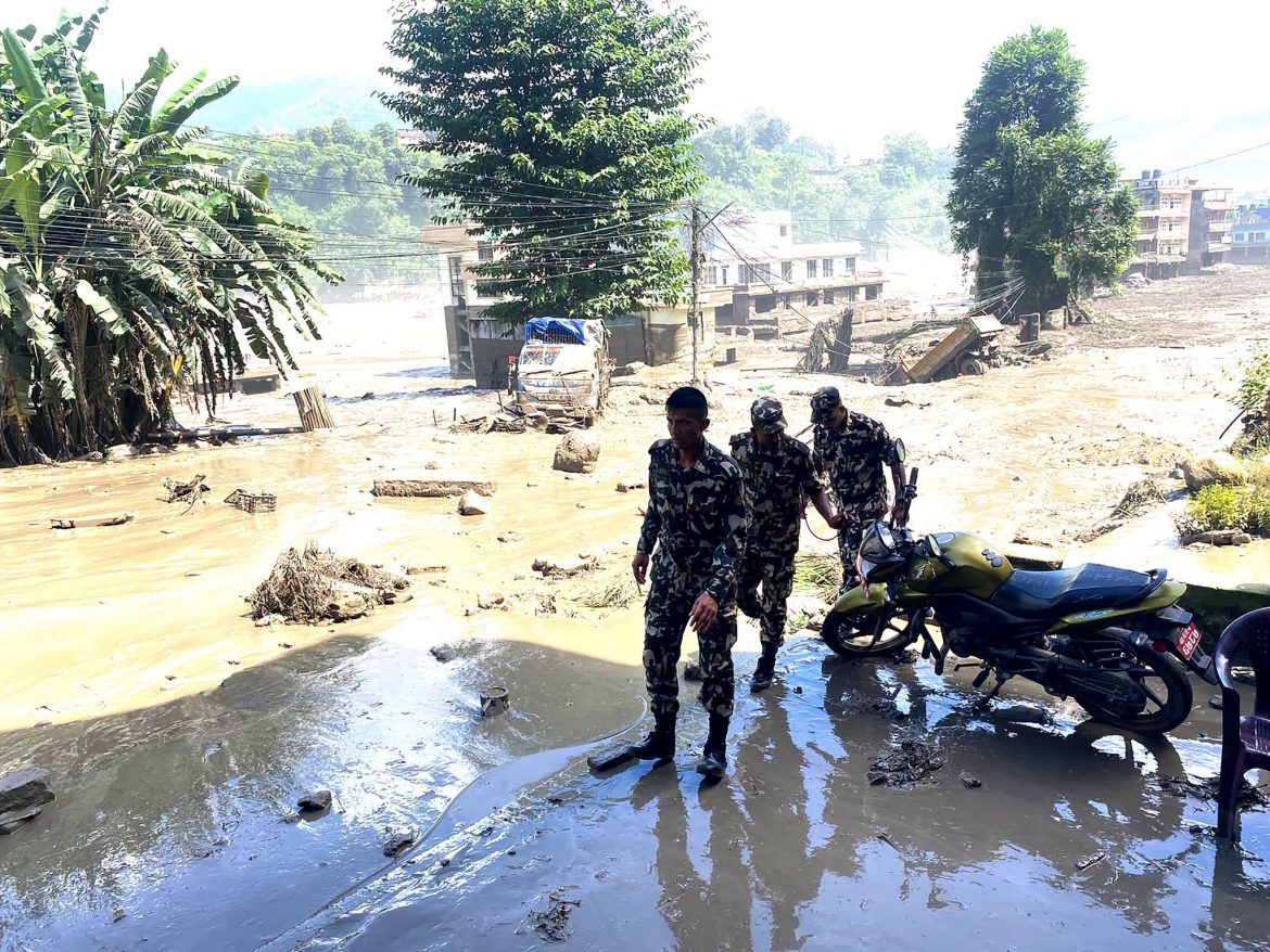 নেপাল-তিব্বতে মৃতের সংখ্যা বেড়ে ৯১৯